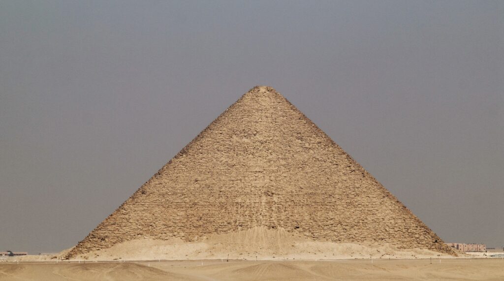 Rote Pyramide